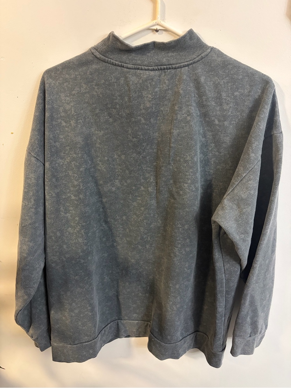Disney Mickey Mouse Crewneck Sweatshirt with Colorful Graphic large - Picture 6 of 6